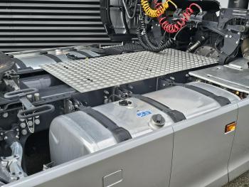 R460 4x2 / RETARDER / FULL AIR / 2 TANKS
